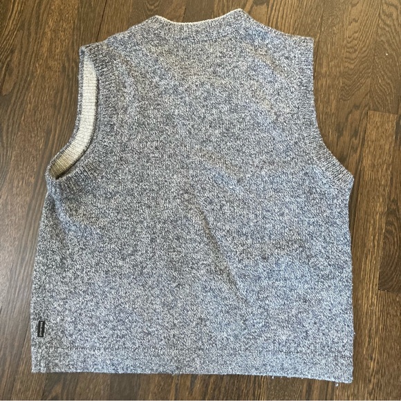 Woolrich Gray V-Neck Sweater Vest Men's XL Wool Blend - Picture 3 of 3